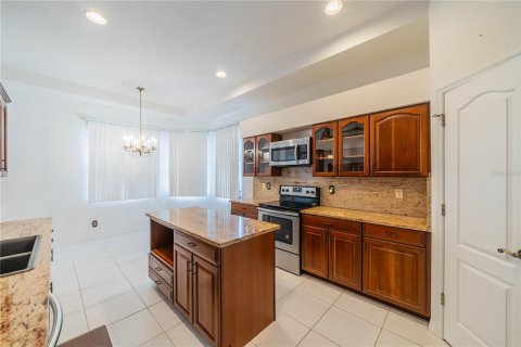 House in Sun City Center, Florida 2 bedrooms, 183.2 sq.m. № 1858197 - photo 6