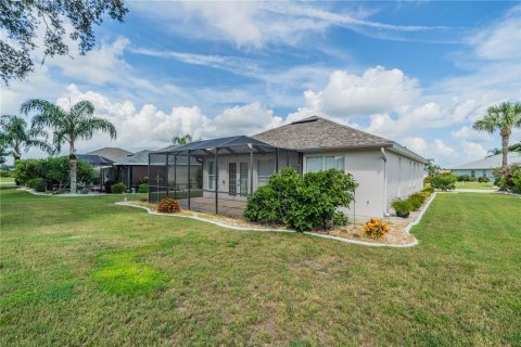 House in Sun City Center, Florida 2 bedrooms, 183.2 sq.m. № 1858197 - photo 24