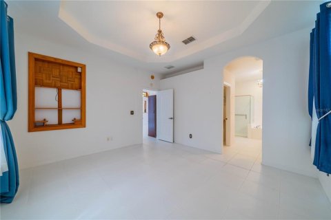 House in Sun City Center, Florida 2 bedrooms, 183.2 sq.m. № 1858197 - photo 13