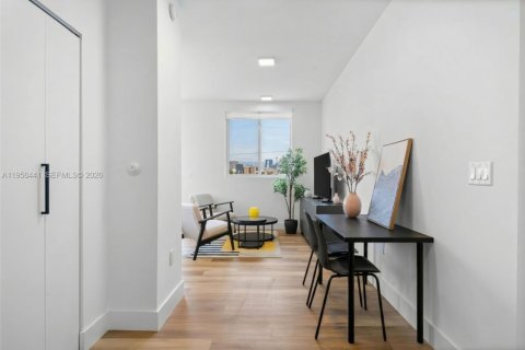 Apartamento en alquiler en Miami, Florida, 42.55 m2 № 2012063 - foto 2