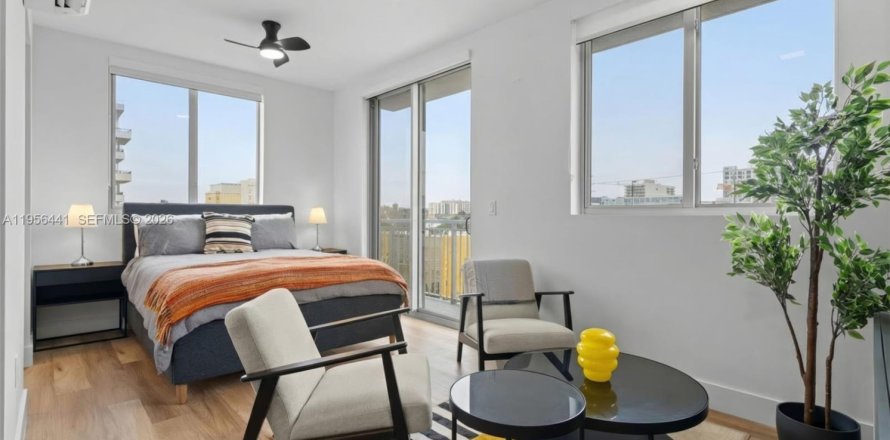 Estudio en Miami, Florida № 2012063