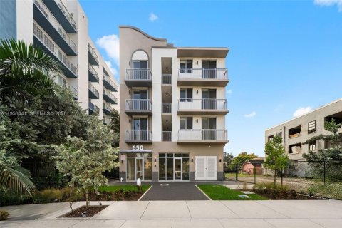 Apartamento en alquiler en Miami, Florida, 42.55 m2 № 2012063 - foto 18