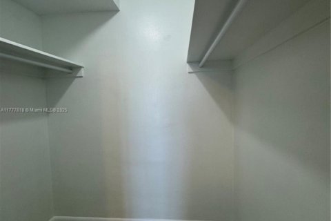 Copropriété à louer à Miami Beach, Floride: 2 chambres, 95.69 m2 № 1728357 - photo 13