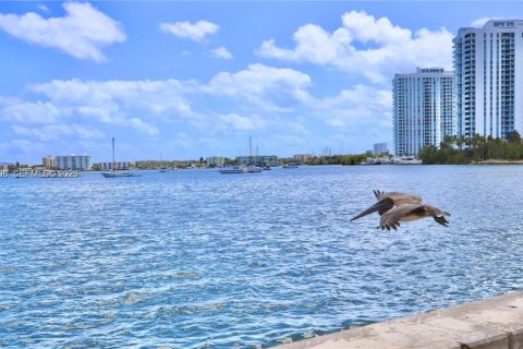 Condominio en alquiler en Aventura, Florida, 1 dormitorio, 71.35 m2 № 2033278 - foto 30