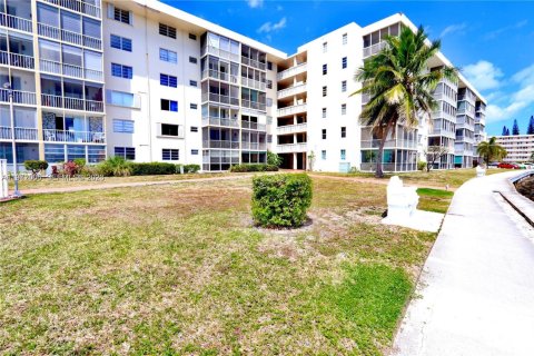 Condominio en alquiler en Aventura, Florida, 1 dormitorio, 71.35 m2 № 2033278 - foto 28