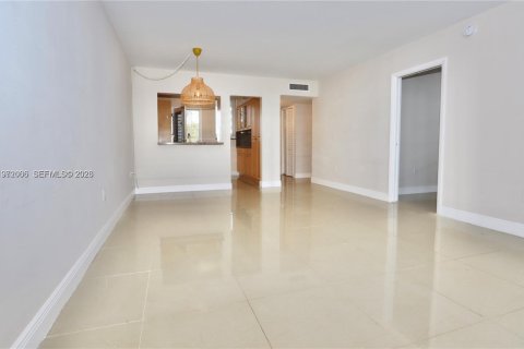 Condominio en alquiler en Aventura, Florida, 1 dormitorio, 71.35 m2 № 2033278 - foto 15