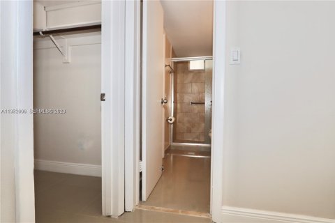 Condominio en alquiler en Aventura, Florida, 1 dormitorio, 71.35 m2 № 2033278 - foto 22