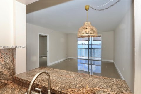 Condominio en alquiler en Aventura, Florida, 1 dormitorio, 71.35 m2 № 2033278 - foto 13
