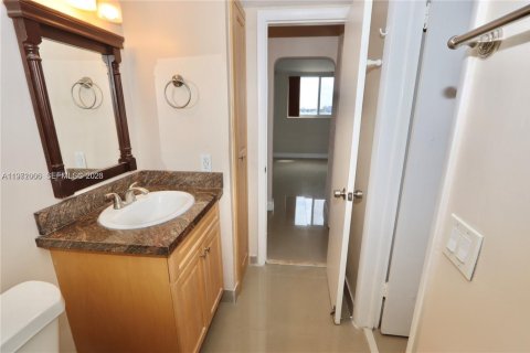 Condominio en alquiler en Aventura, Florida, 1 dormitorio, 71.35 m2 № 2033278 - foto 18