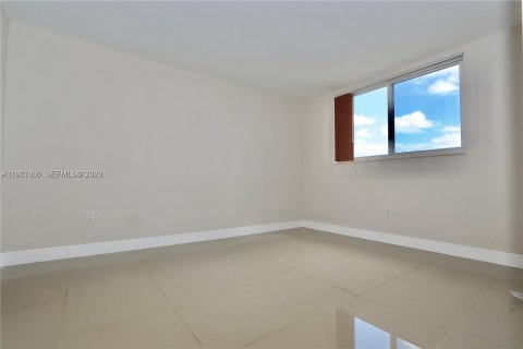 Condominio en alquiler en Aventura, Florida, 1 dormitorio, 71.35 m2 № 2033278 - foto 17