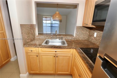 Condominio en alquiler en Aventura, Florida, 1 dormitorio, 71.35 m2 № 2033278 - foto 11
