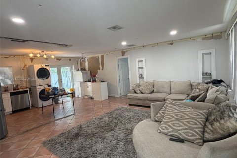 Купить виллу или дом в Мирамар, Флорида 3 спальни, 125.42м2, № 2087196 - фото 4