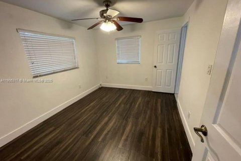 Villa ou maison à louer à Homestead, Floride: 3 chambres, 147.71 m2 № 1956624 - photo 4