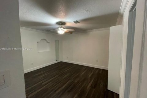 Villa ou maison à louer à Homestead, Floride: 3 chambres, 147.71 m2 № 1956624 - photo 6