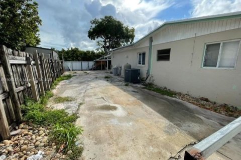 Villa ou maison à louer à Homestead, Floride: 3 chambres, 147.71 m2 № 1956624 - photo 14