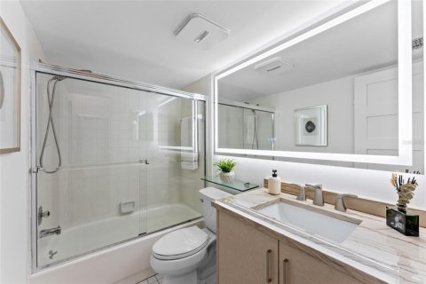 Villa ou maison à vendre à Venice, Floride: 2 chambres, 120.31 m2 № 1733237 - photo 24