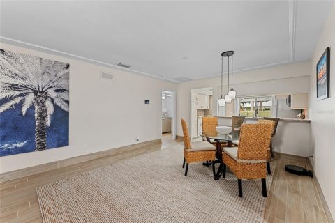 Villa ou maison à vendre à Venice, Floride: 2 chambres, 120.31 m2 № 1733237 - photo 6