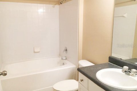 Снять в аренду кондоминиум в Орландо, Флорида 2 спальни, 99.96м2, № 1622553 - фото 7