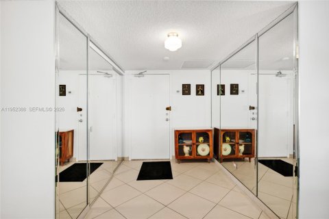 Купить кондоминиум в Санни-Айлс-Бич, Флорида 2 спальни, 170.01м2, № 2054603 - фото 29