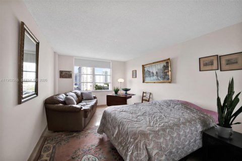 Купить кондоминиум в Санни-Айлс-Бич, Флорида 2 спальни, 170.01м2, № 2054603 - фото 27