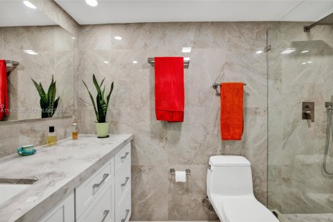 Купить кондоминиум в Санни-Айлс-Бич, Флорида 2 спальни, 170.01м2, № 2054603 - фото 28