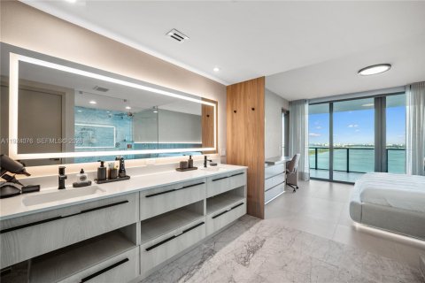 Condominio en venta en Miami, Florida, 2 dormitorios, 101.08 m2 № 2082881 - foto 17