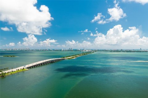 Condominio en venta en Miami, Florida, 2 dormitorios, 101.08 m2 № 2082881 - foto 20