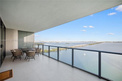 Condominio en venta en Miami, Florida, 2 dormitorios, 101.08 m2 № 2082881 - foto 9