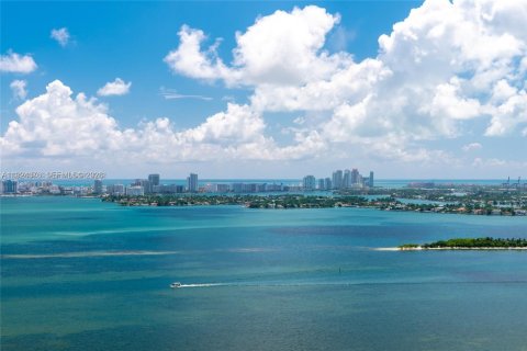 Condominio en venta en Miami, Florida, 2 dormitorios, 101.08 m2 № 2082881 - foto 21