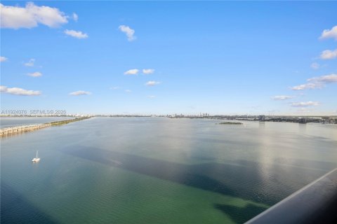 Condominio en venta en Miami, Florida, 2 dormitorios, 101.08 m2 № 2082881 - foto 23