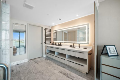 Condominio en venta en Miami, Florida, 2 dormitorios, 101.08 m2 № 2082881 - foto 15