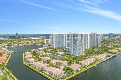 Copropriété à vendre à Aventura, Floride: 3 chambres, 173.26 m2 № 2012606 - photo 24