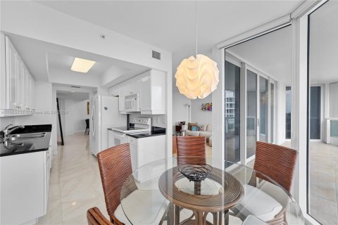 Copropriété à vendre à Aventura, Floride: 3 chambres, 173.26 m2 № 2012606 - photo 10