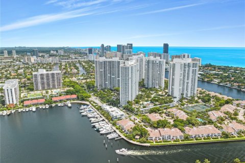 Copropriété à vendre à Aventura, Floride: 3 chambres, 173.26 m2 № 2012606 - photo 26