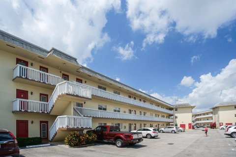 Condominio en venta en Lauderhill, Florida, 2 dormitorios, 80.82 m2 № 2259869 - foto 28