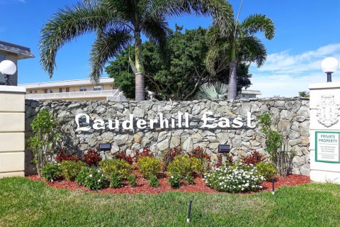 Condominio en venta en Lauderhill, Florida, 2 dormitorios, 80.82 m2 № 2259869 - foto 24