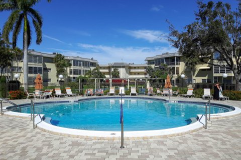 Condominio en venta en Lauderhill, Florida, 2 dormitorios, 80.82 m2 № 2259869 - foto 25