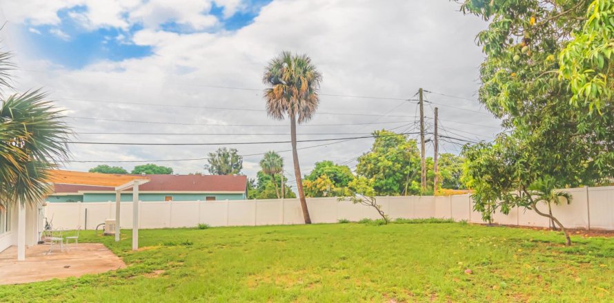 Villa ou maison à West Palm Beach, Floride 3 chambres, 119.47 m2 № 1228647