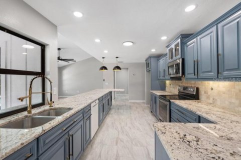 Villa ou maison à vendre à Sarasota, Floride: 3 chambres, 219.44 m2 № 1642664 - photo 11