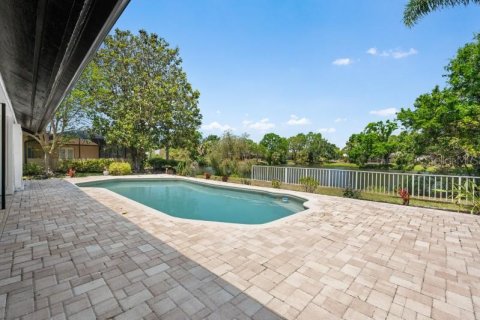 Villa ou maison à vendre à Sarasota, Floride: 3 chambres, 219.44 m2 № 1642664 - photo 8