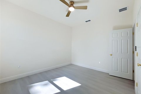 House in Sebring, Florida 4 bedrooms, 191.38 sq.m. № 2341647 - photo 23