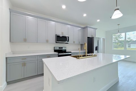House in Sebring, Florida 4 bedrooms, 191.38 sq.m. № 2341647 - photo 11