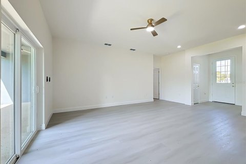House in Sebring, Florida 4 bedrooms, 191.38 sq.m. № 2341647 - photo 20