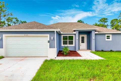 House in Sebring, Florida 4 bedrooms, 191.38 sq.m. № 2341647 - photo 2