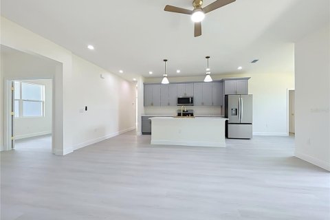 House in Sebring, Florida 4 bedrooms, 191.38 sq.m. № 2341647 - photo 22