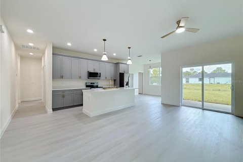 House in Sebring, Florida 4 bedrooms, 191.38 sq.m. № 2341647 - photo 10