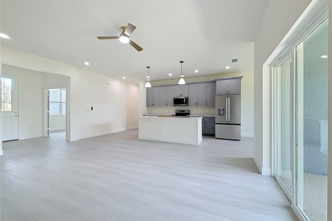 House in Sebring, Florida 4 bedrooms, 191.38 sq.m. № 2341647 - photo 21