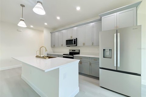 House in Sebring, Florida 4 bedrooms, 191.38 sq.m. № 2341647 - photo 17