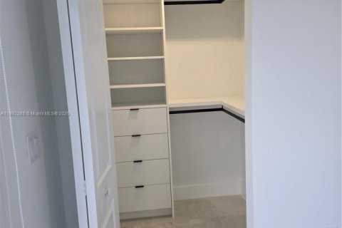 Снять в аренду виллу или дом в Флорида-Сити, Флорида 5 спален, 278.52м2, № 1946362 - фото 13