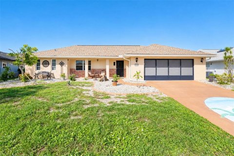 Villa ou maison à vendre à Punta Gorda, Floride: 2 chambres, 140.1 m2 № 2418582 - photo 2